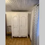 Les Clapiers Avec Jacuzzi Et Riviere. Daire