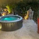 Les Clapiers Avec Jacuzzi Et Riviere. Mialet (Gard)