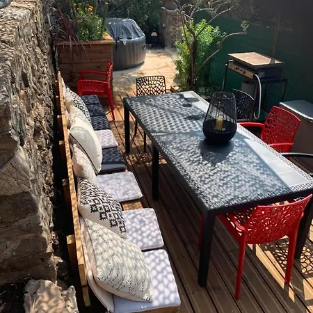 Les Clapiers Avec Jacuzzi Et Rivière. Appartamento