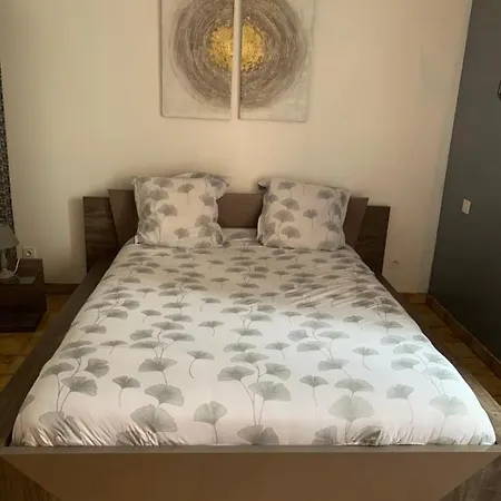 Appartamento Les Clapiers Avec Jacuzzi Et Rivière. *