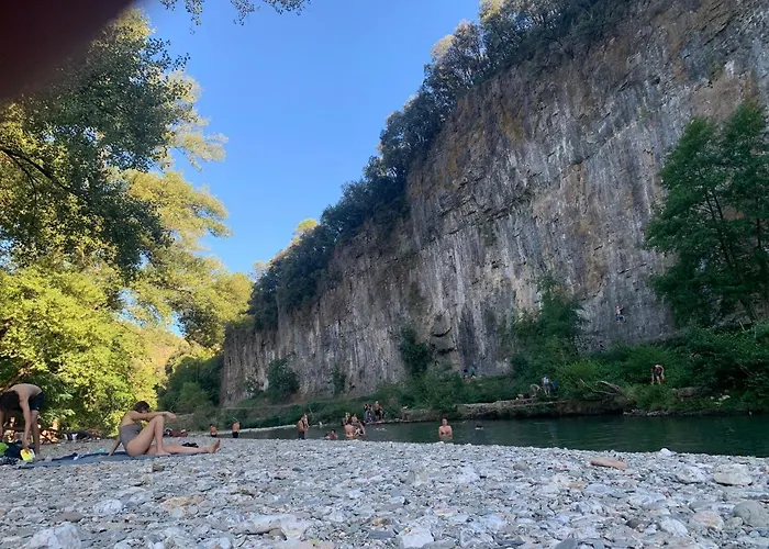 アパート Les Clapiers Avec Jacuzzi Et Riviere. *