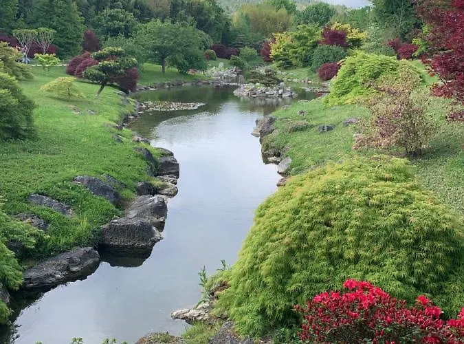 Les Clapiers Avec Jacuzzi Et Riviere. * Mialet
